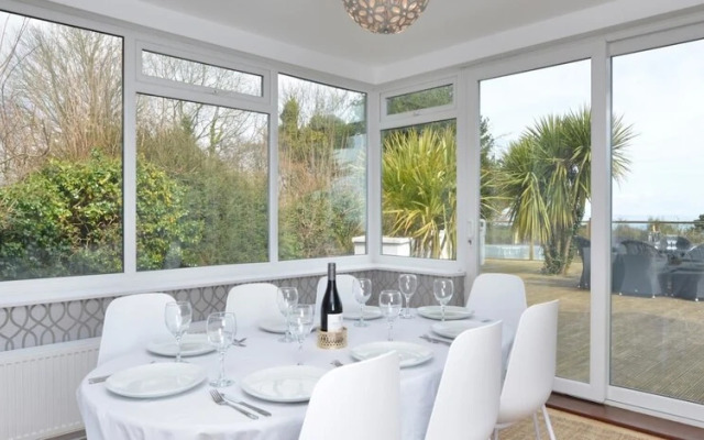 Allways - Spacious Bungalow Near Beaches