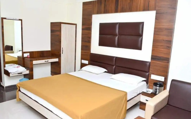 Hotel The New Holiday Inn