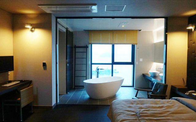 Louis Boutique Hotel