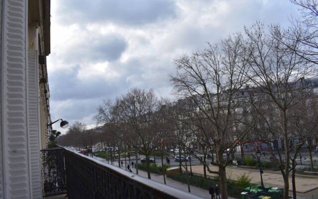 Parisian Apartment In Prime Location