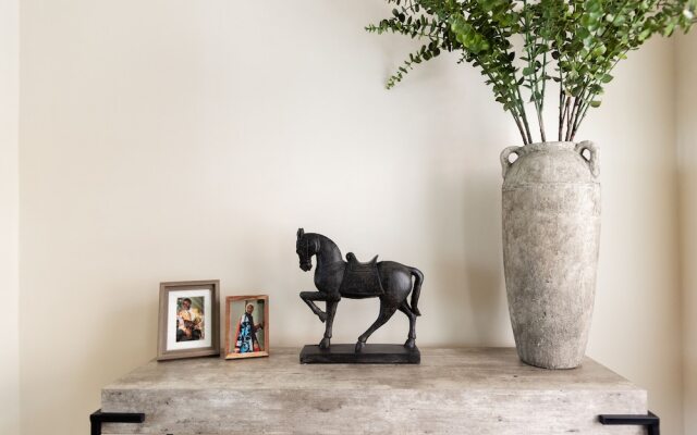 The Luxe Chelsea Townhouse