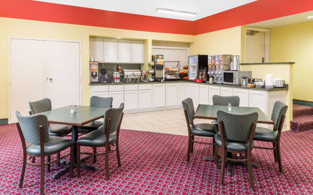 Ramada by Wyndham Vandalia