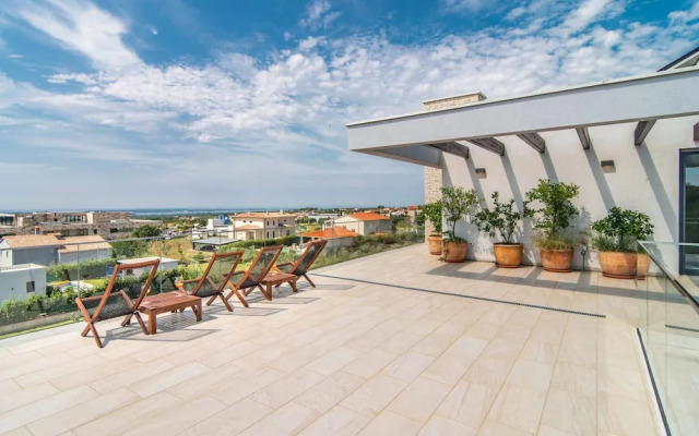 Luxury Villa With Pool and sea View