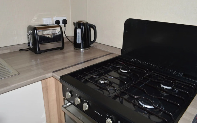 Tattershall Lakes Luxury Caravan With Hot tub