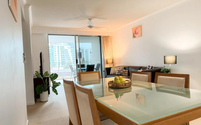 Trilogy Surfers Paradise – Guest Rooms – Gold Coast