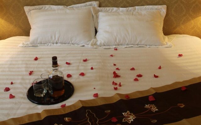Real Hanoi Hotel