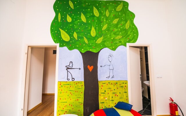 Modern Room for 4- Artistic Guesthouse-main Street