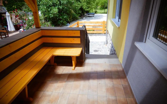 Liliana Apartman és Csónakház