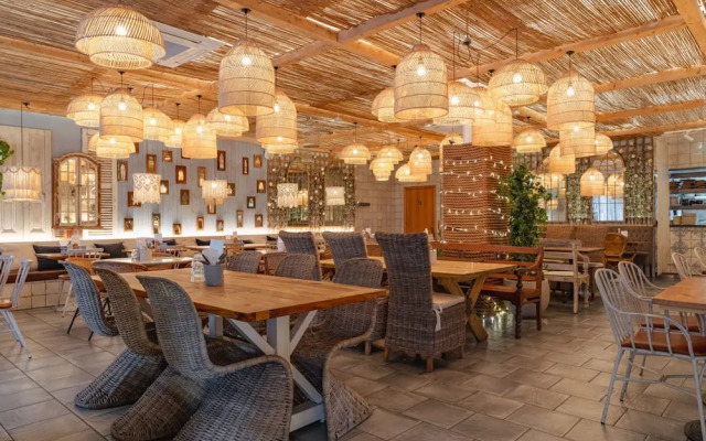 2b2b Apt Park + River + Balcony