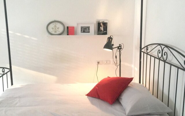 Studio in Milano, With Wifi