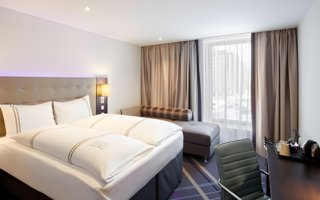 Premier Inn Hamburg City Zentrum - Image 3