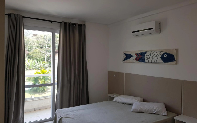 Bombinhas SC 200 metros da Praia