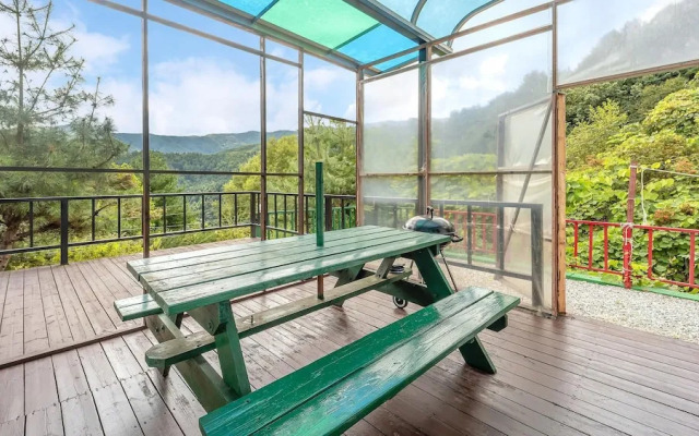 Gapyeong Topclouds Pet&spa Pension