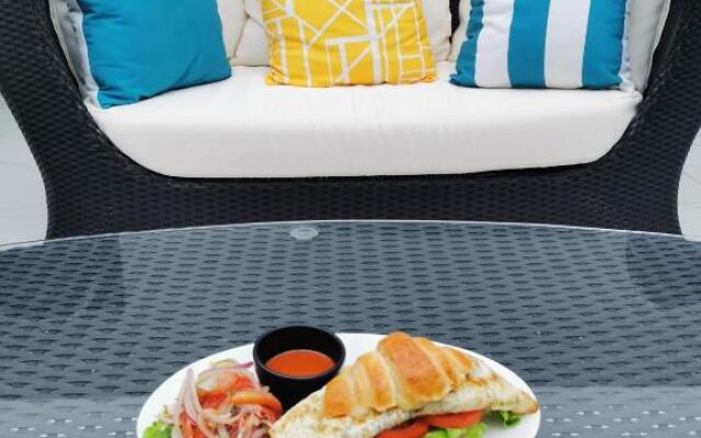 Searenity Beach Villa