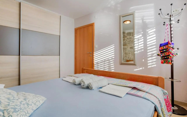Tomo Apartment