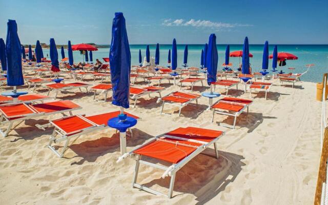 Luxury Holiday Home With Swimming Pool in Torre Lapillo