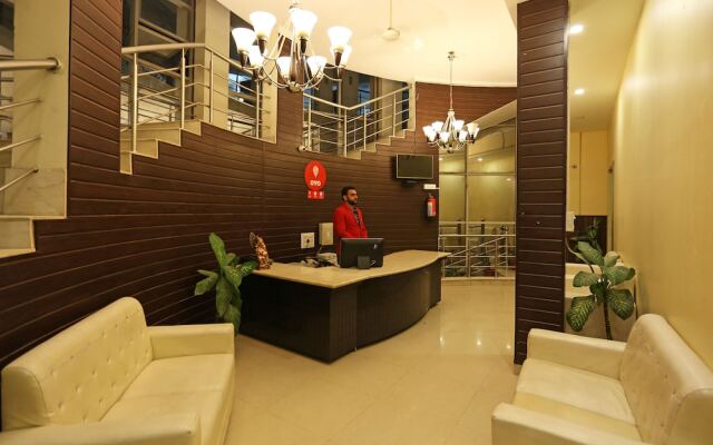 OYO 8983 Royal Inn