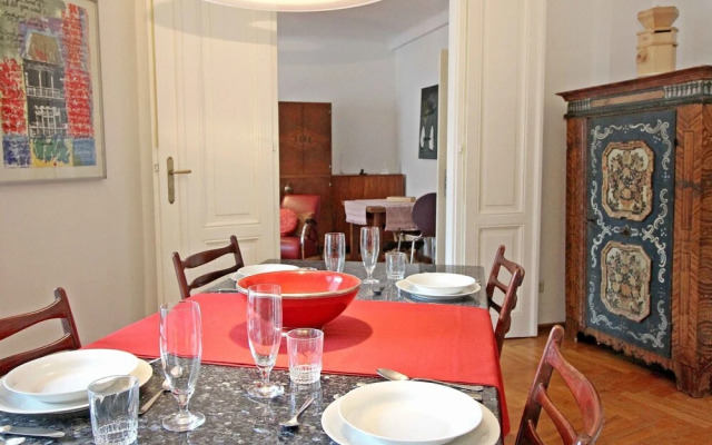 Opera Wien in Wien With 2 Bedrooms and 3 Bathrooms