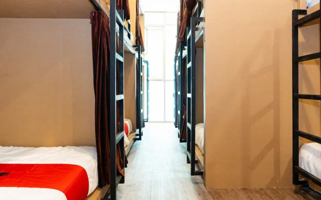 RedDoorz Hostel @ DI Panjaitan Simpang Lima
