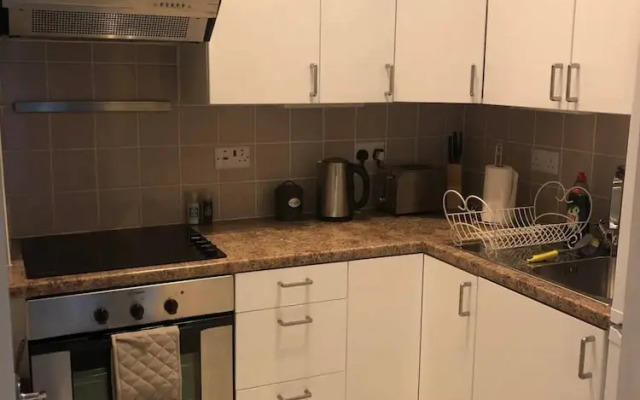 Stylish 1 Bedroom Apartment Near Leith