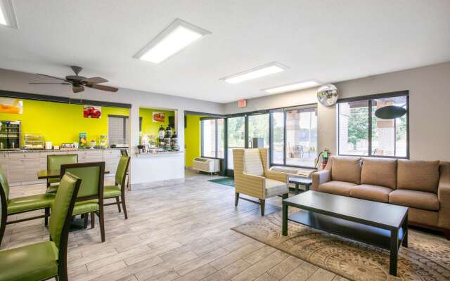 Quality Inn & Suites Metropolis I-24