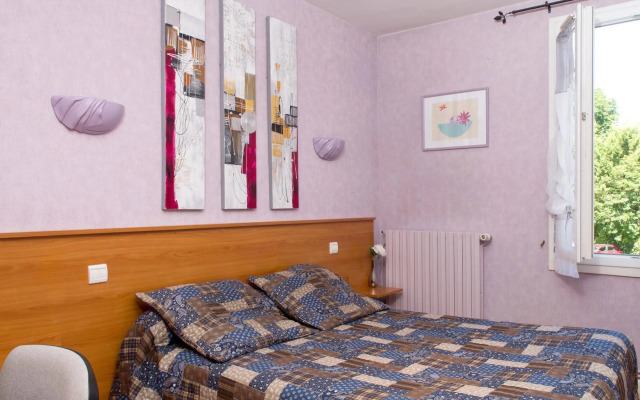 Logis Hotel De Paris