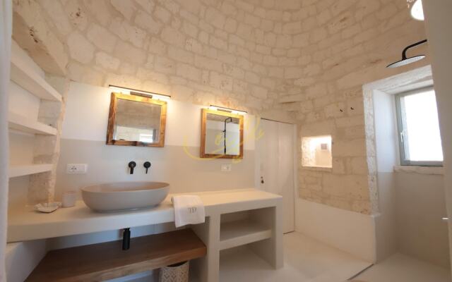 TD I Coni di Pinur Trulli With Scenic Valley View