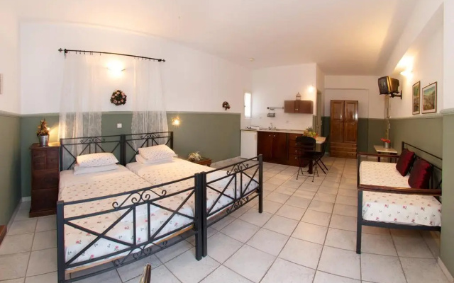 Nostos Studios & Apartments