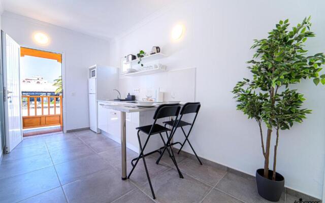 Apartamentos Anjomacar I