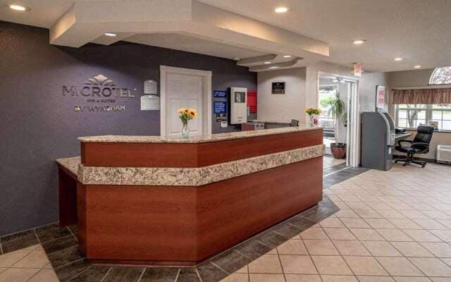 Microtel Inn & Suites by Wyndham Beckley East