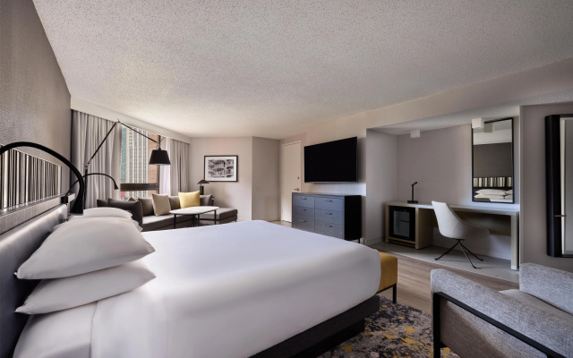 Hyatt Regency Chicago - Image 5