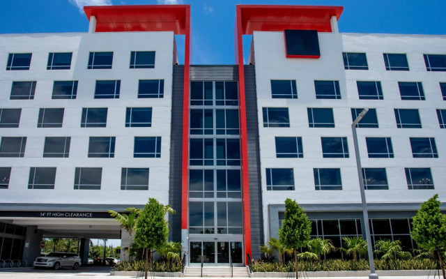 Kompose Boutique Hotel Miami Airport