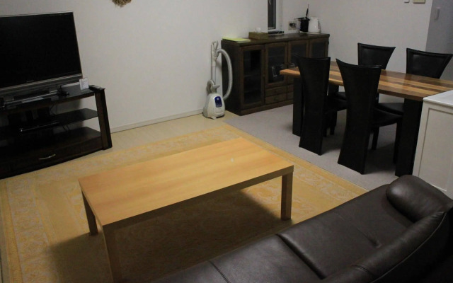 Tsuru Apartments