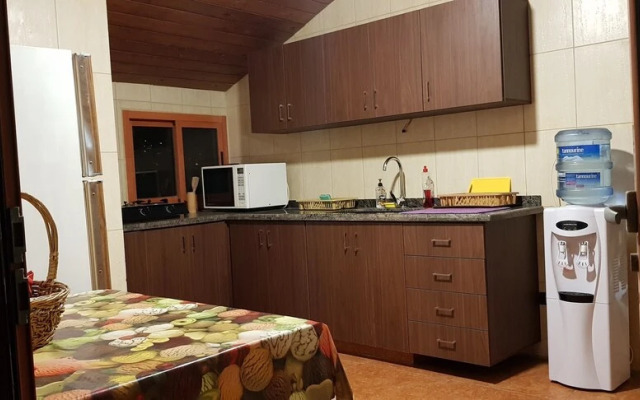 Apartment near Lady of the Sea & Phoenician Wall