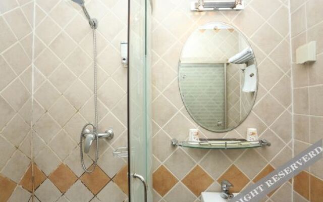 Tianjin Xiangjiang Holiday Hotel