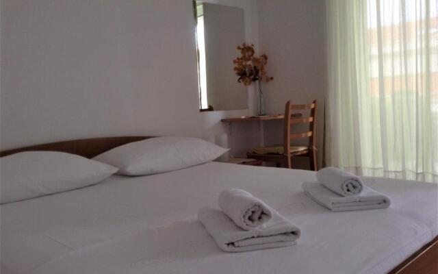 Apartments Leut