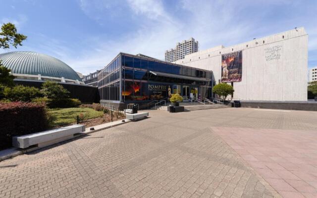 Charming Museum District Suites by Sonder