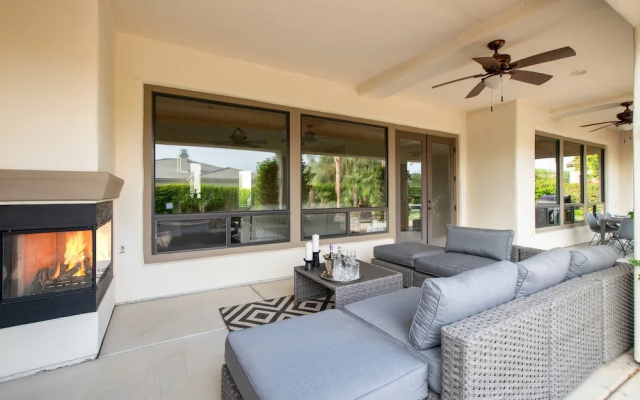 Palisades by Avantstay Gorgeous Backyard w/ Pool, Spa & Games