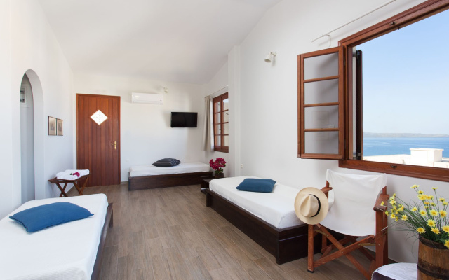 Venetia Apartments