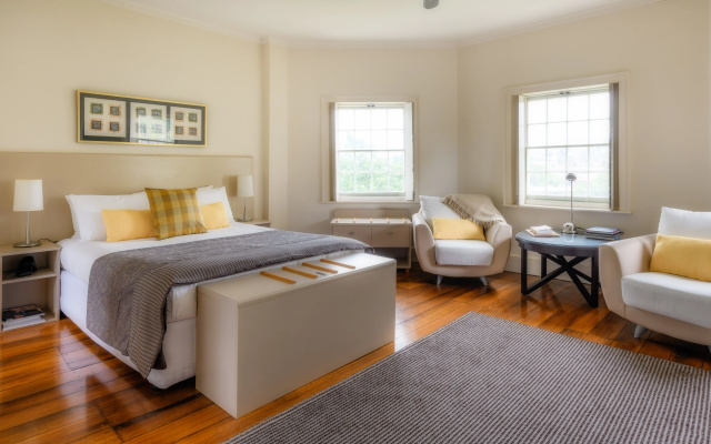 The Woodbridge Waterfront Rooms.