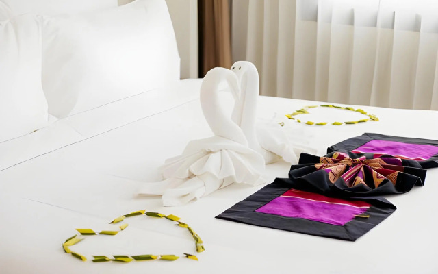 Sisombat Plaza Hotel