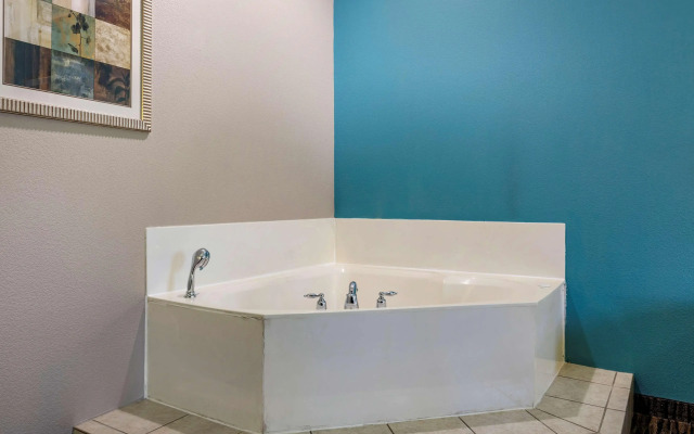 Best Western Mineola Inn