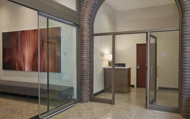 Sheraton Ottawa Hotel