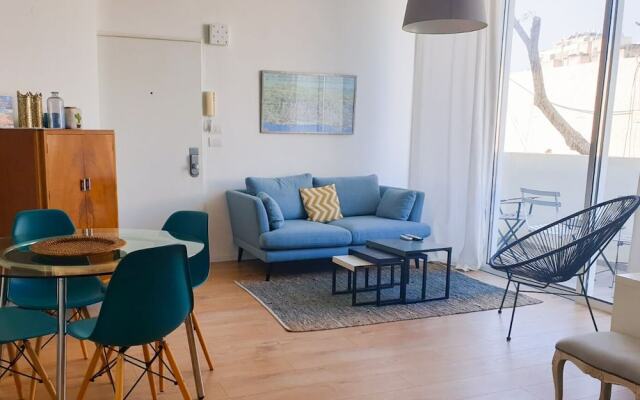 Gordon Beach 2 BR 3rd floor elevator