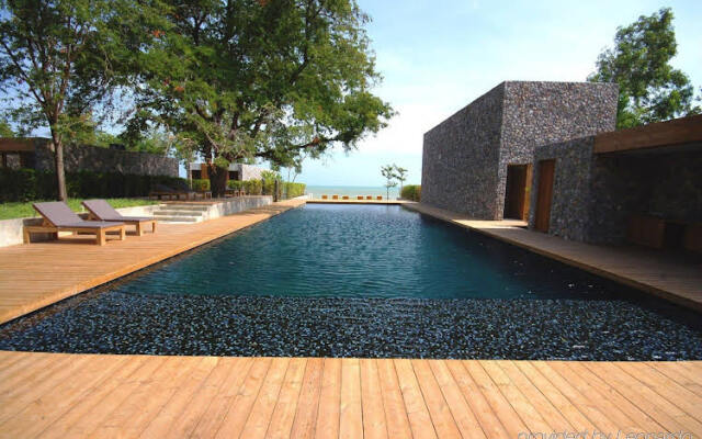 X2 Hua Hin Kui Buri Villas