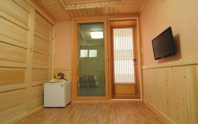 Jeonju Cheongnaru Pension