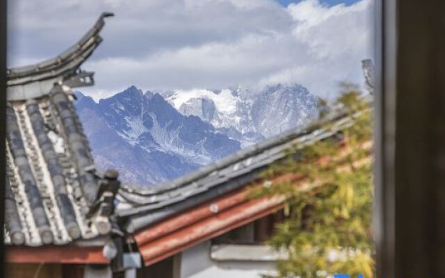 Wolong Inn