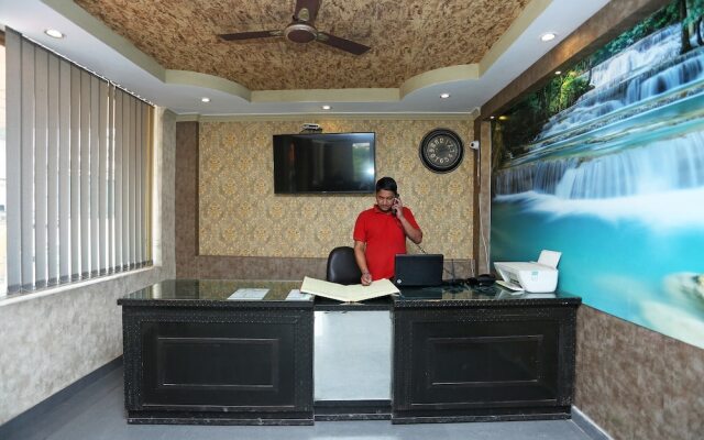 OYO 10592 Hotel Ganga Palace