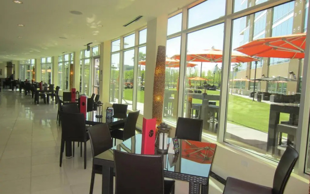 University Plaza Waterfront Hotel