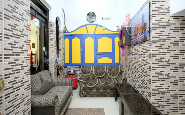 Collection O 12986 The Red Hotel